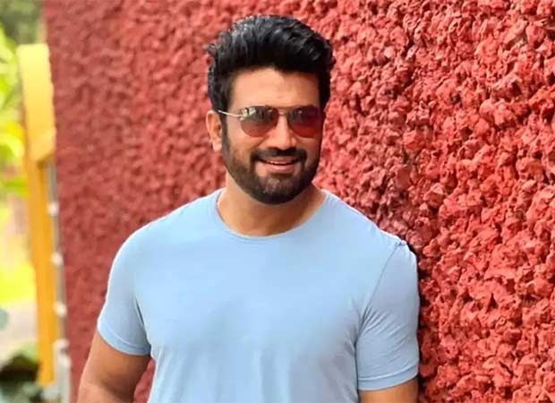 Waves 2025: Sharad Kelkar sets the stage ablaze with electrifying opening act 2025 : Bollywood News – Bollywood Hungama