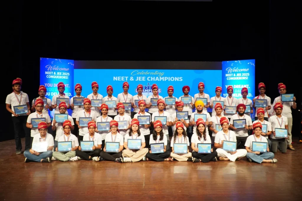 AESL Felicitates NEET UG 2025 Toppers from Chandigarh at ‘Champions of Aakash’ Event
