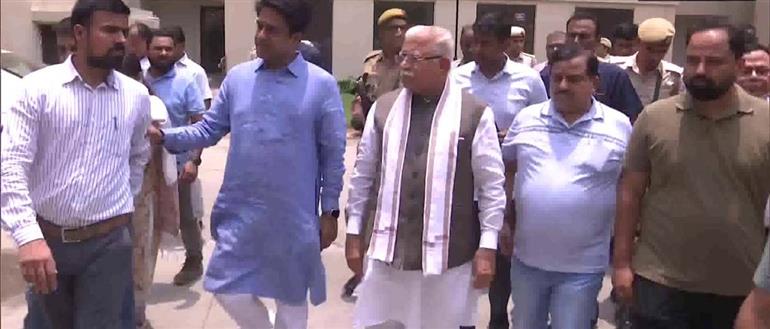 Union Minister Manohar Lal Khattar inspected the government formed by MBC in Delhi