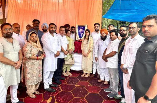 Leaders Pay Tribute to Late Shri Pardeep Chabbra on First Death Anniversary in Chandigarh