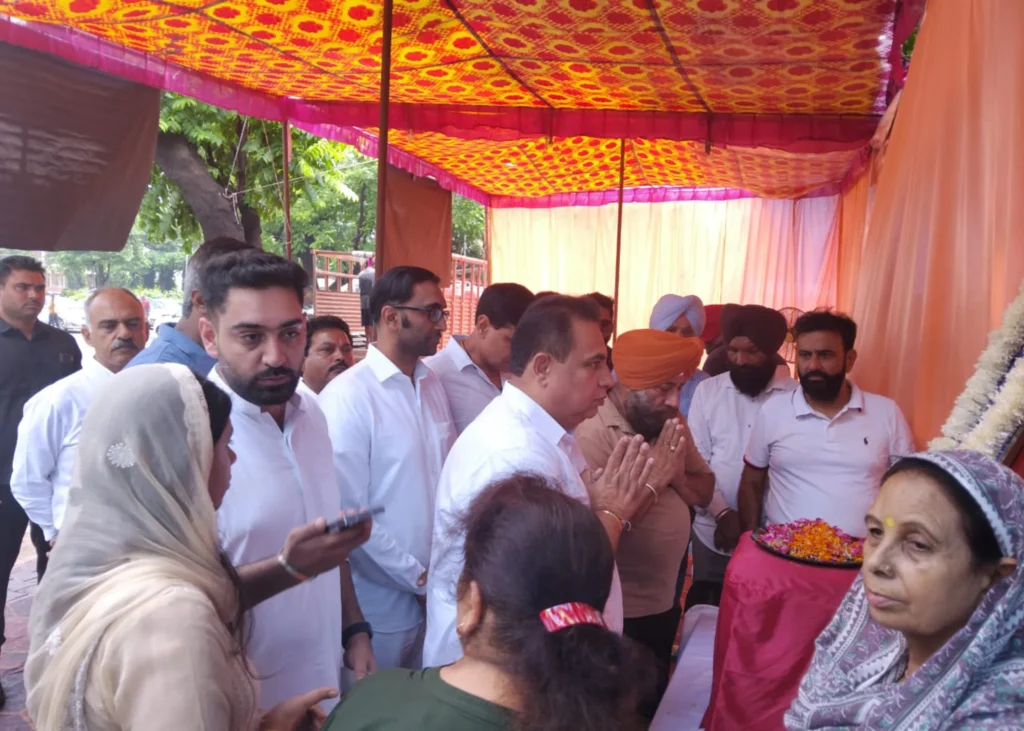 Tribute to Pradeep Chabbra 1 Darpan Chandigarh Tribute to Pradeep Chabbra 1